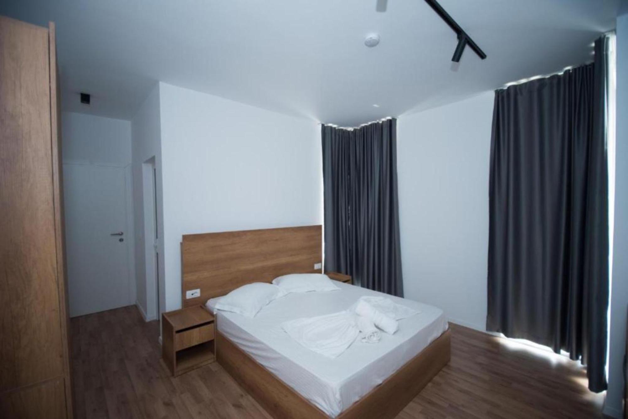 Hotel Besani Durres Exterior photo